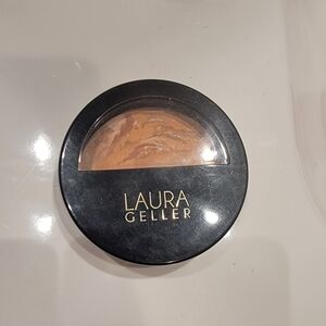 Laura Geller Baked Balance and Glow Illuminating Foundation Light